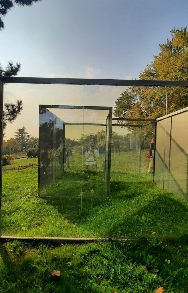 Dan Graham Pavillion